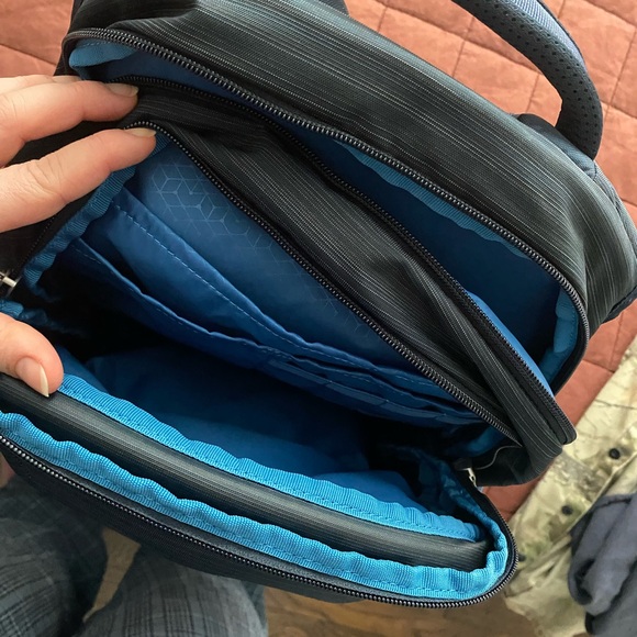 THULE 28L Construct Backpack NWT - Picture 6 of 8